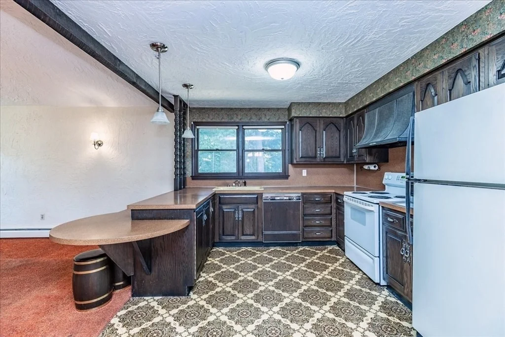 Photo of 43 Ledgewood Dr