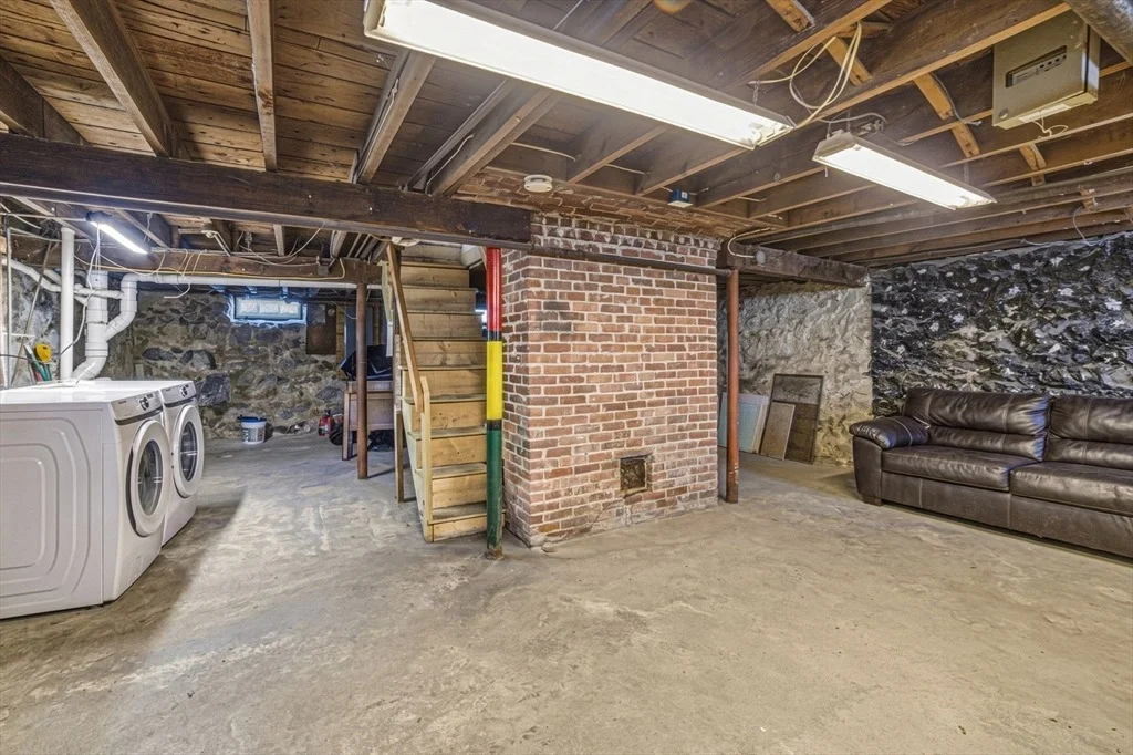 Photo of 4 Newhall Ave