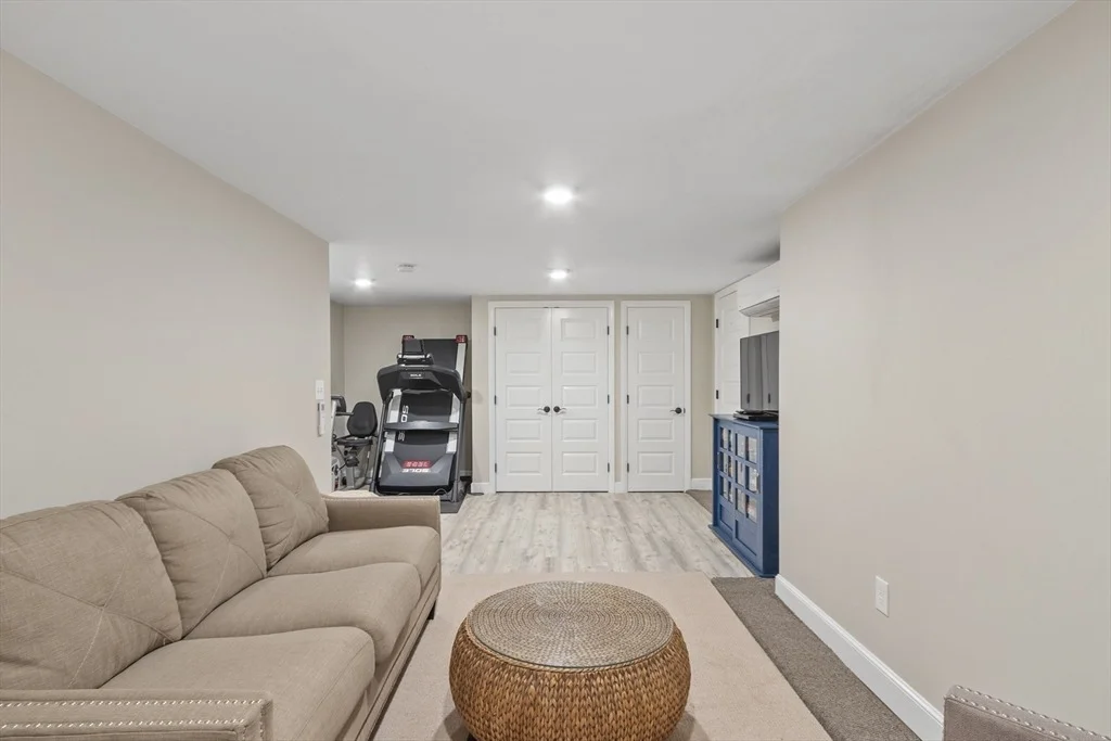 Photo of 16 Jonathan Dr