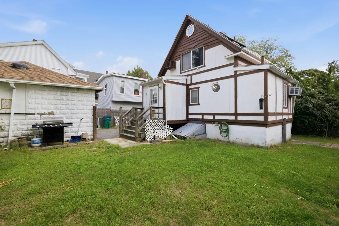 Photo of 18 Melvin Ave