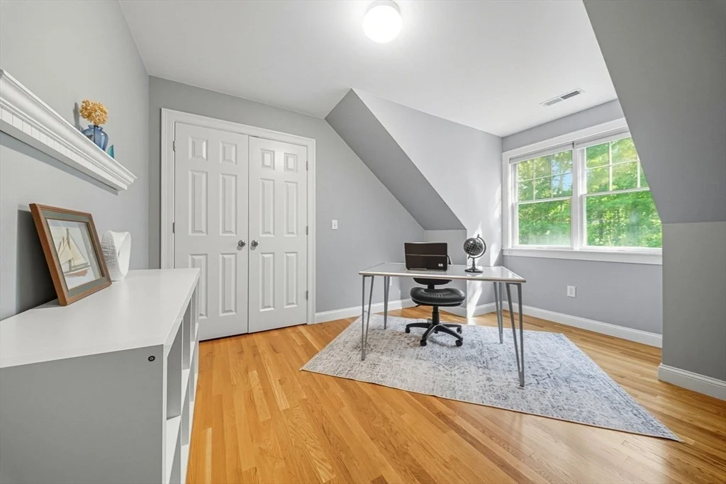 Photo of 6 Bittersweet Ln