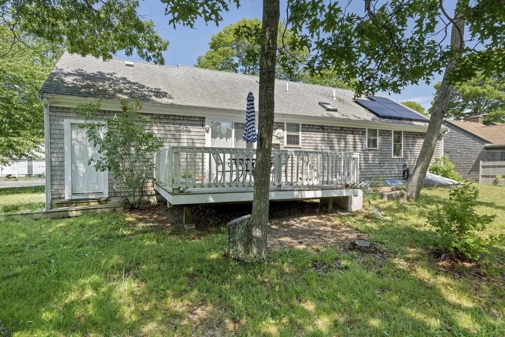 Photo of 16 Lexington Dr