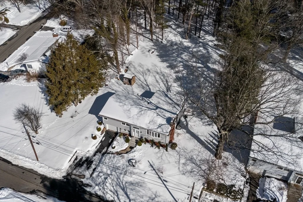 Photo of 19 Rolling Ln