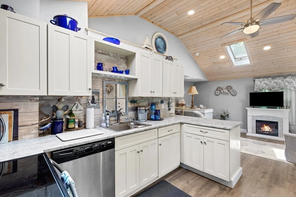 Photo of 9 Shore Garden Rd