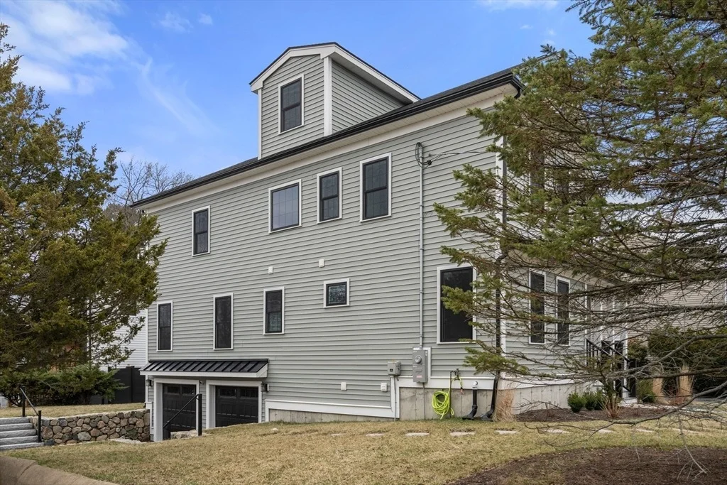 Photo of 211 Florence Ave