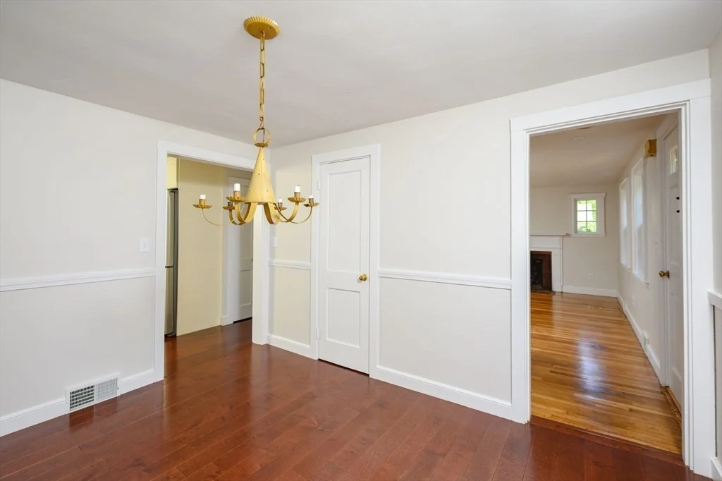 Photo of 30 Huntley Rd