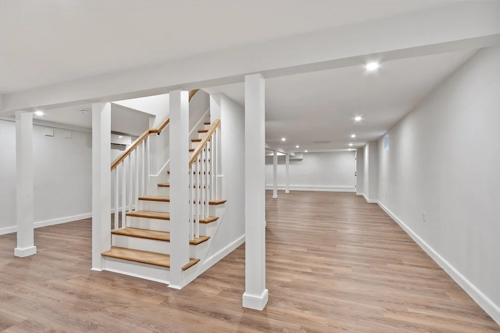 Photo of 127 Lee Dr