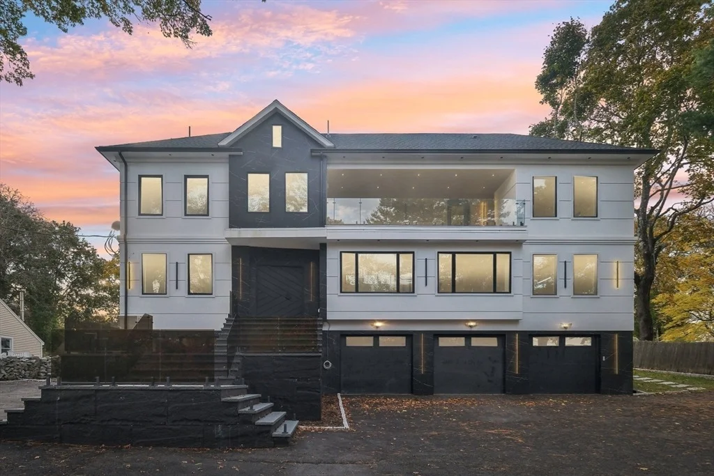 Photo of 883 Greendale Ave
