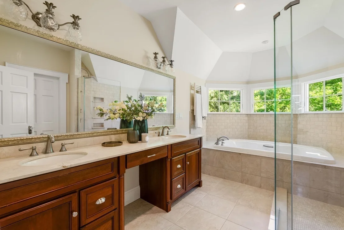 Photo of 1 Kenilworth Circle