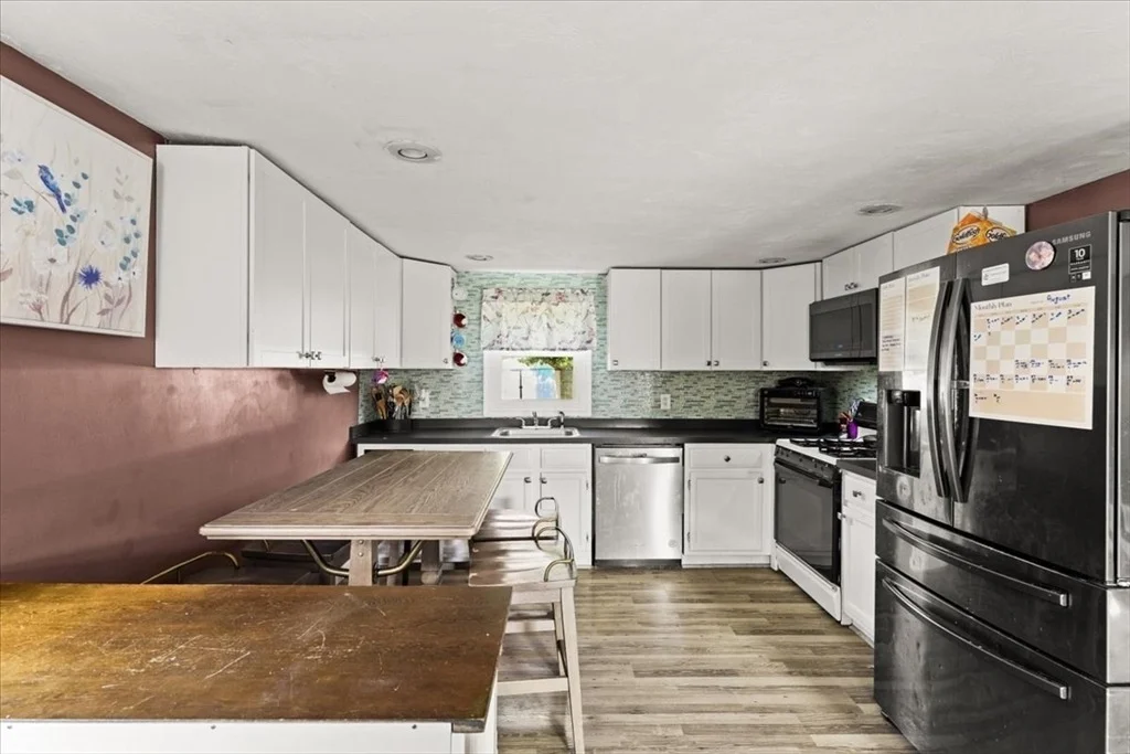 Photo of 28 Sunset Blvd