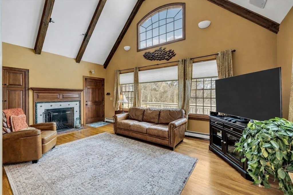 Photo of 26 Carlson Ln
