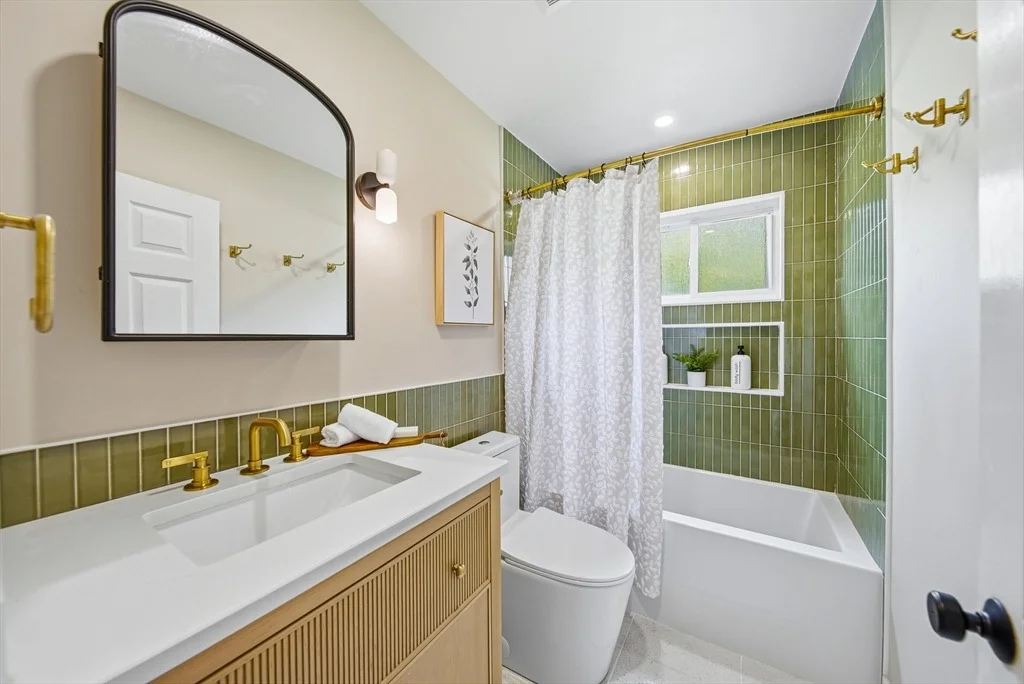 Photo of 163 Boden Ln