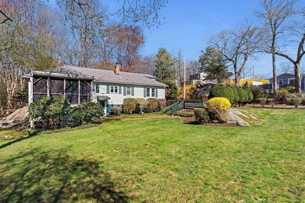 Photo of 12 Lake Ave