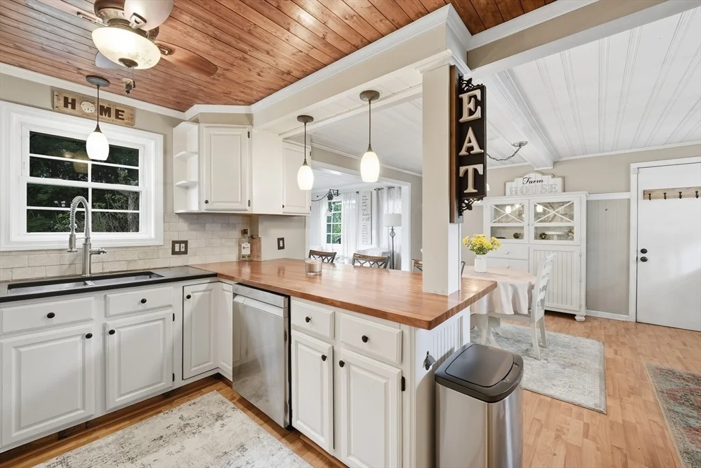 Photo of 11 Hickory Hill Dr
