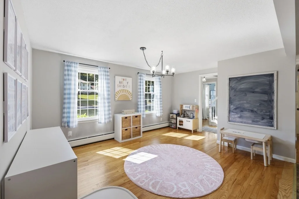 Photo of 175 Pontoosic Rd