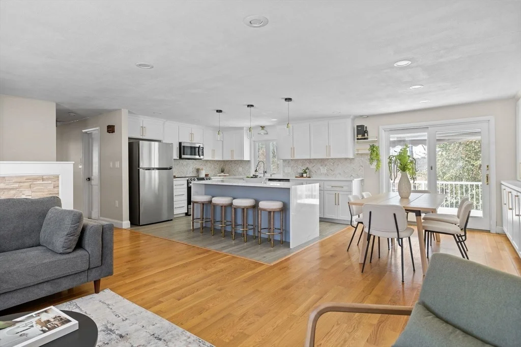 Photo of 7 Dean Cir