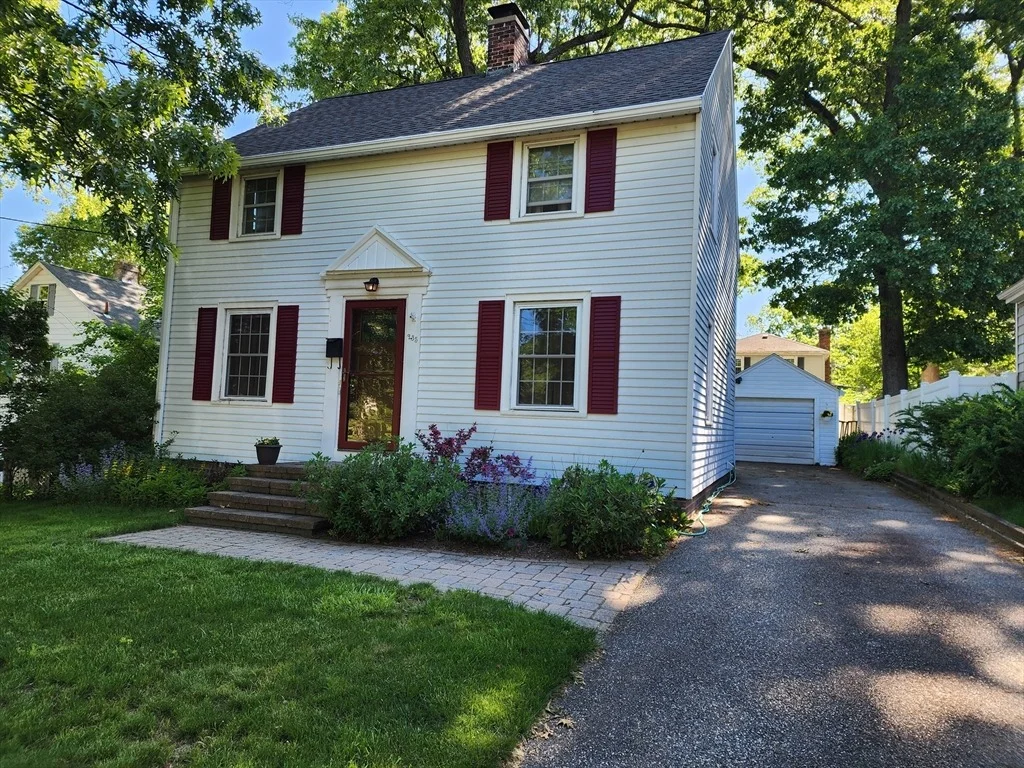 Photo of 235 Chalmers St