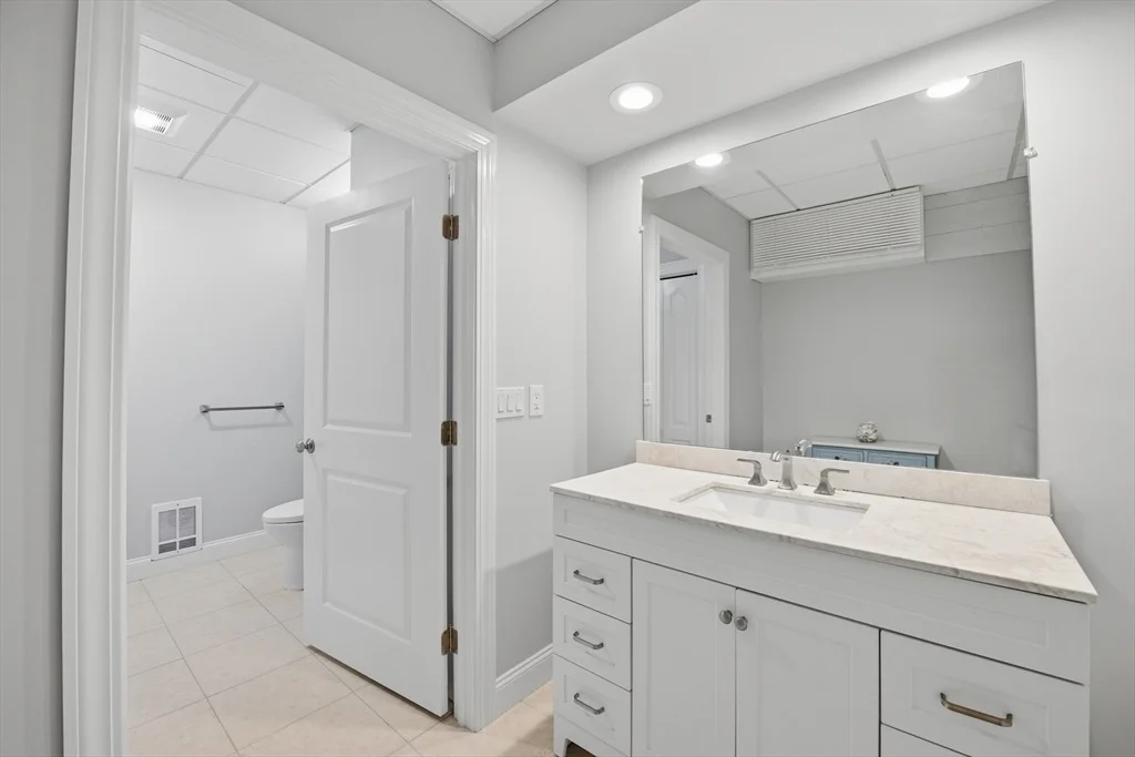 Photo of 24 Laurelwood Dr
