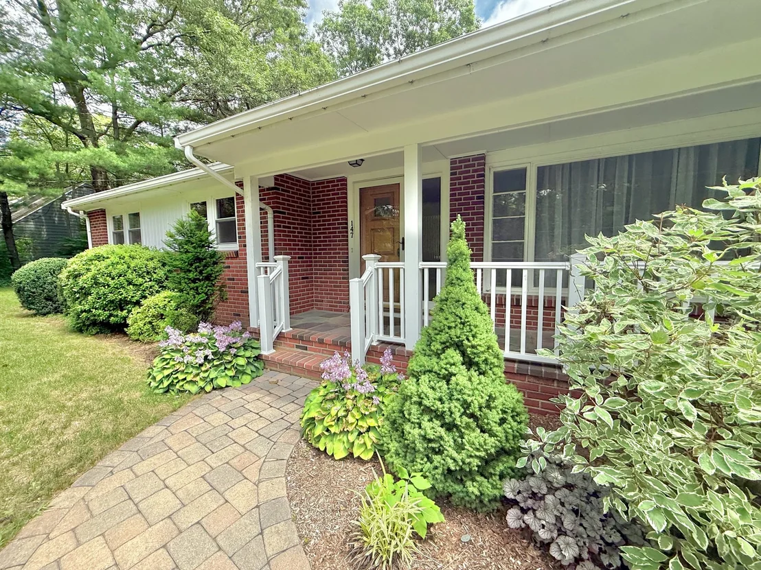 Photo of 147 Mill St
