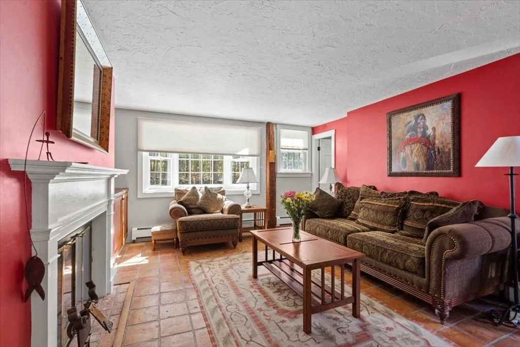 Photo of 9 Bay Path Dr