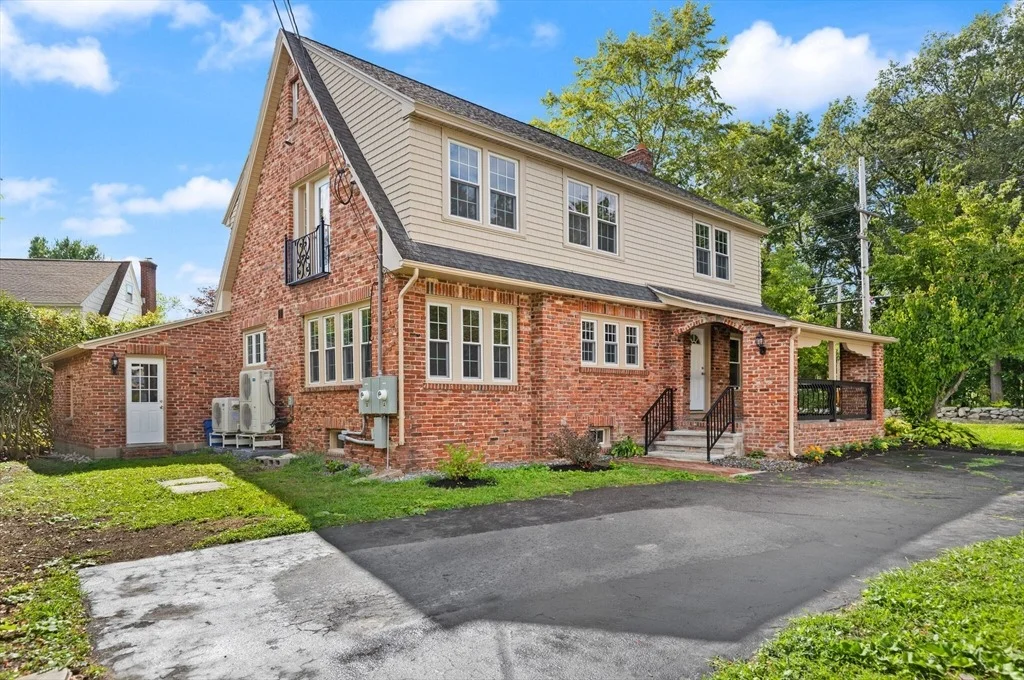 Photo of 129 Maple Ave