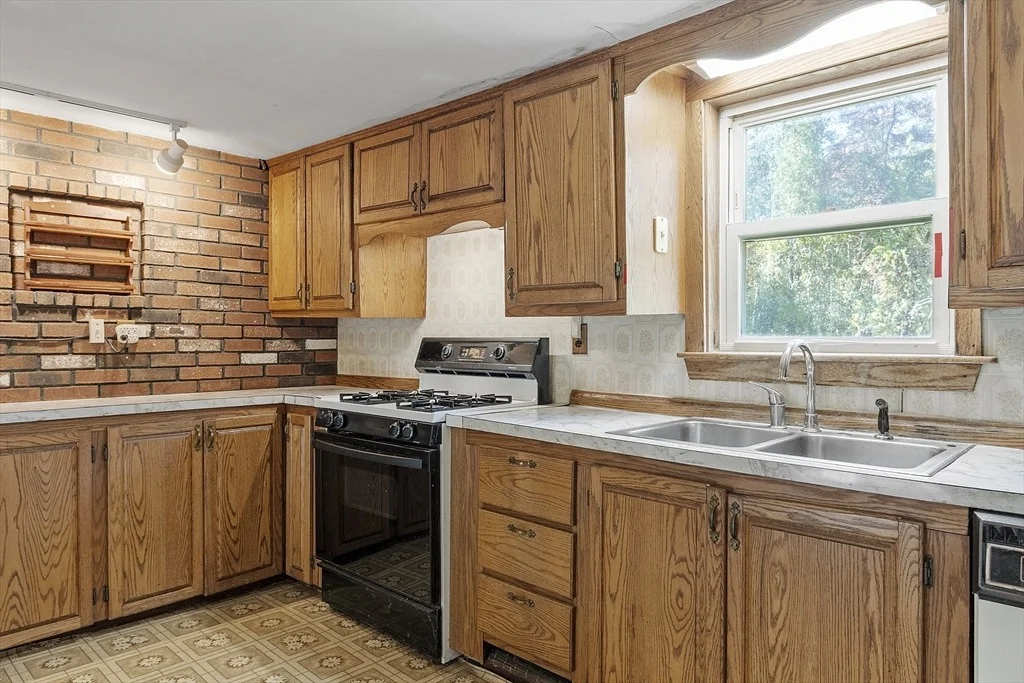 Photo of 705 Richardson Road