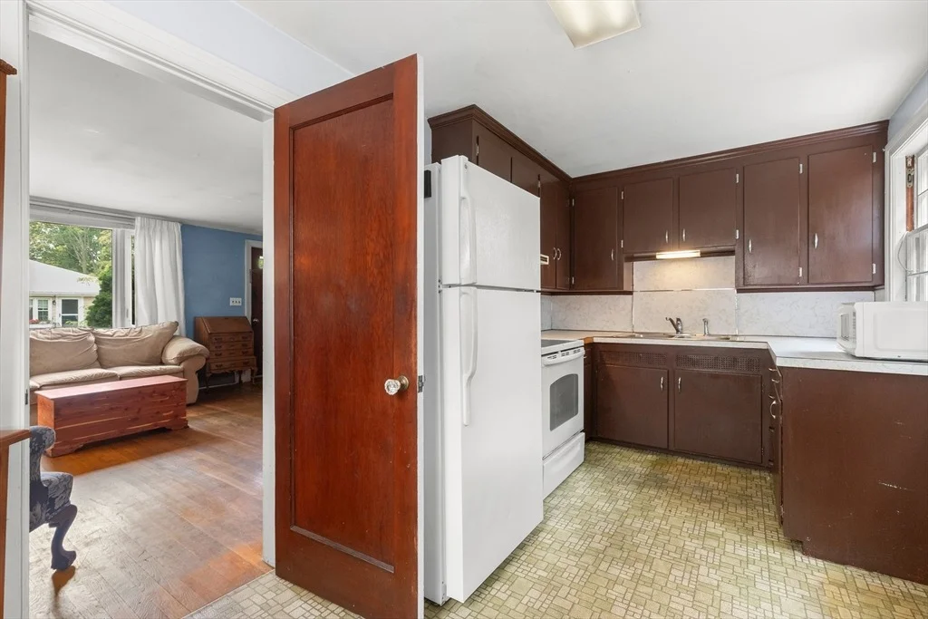 Photo of 9 Maple Avenue