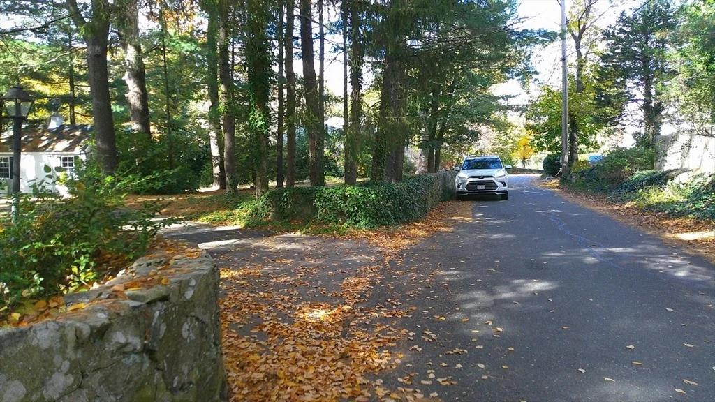 Photo of 21 Brackenbury Ln