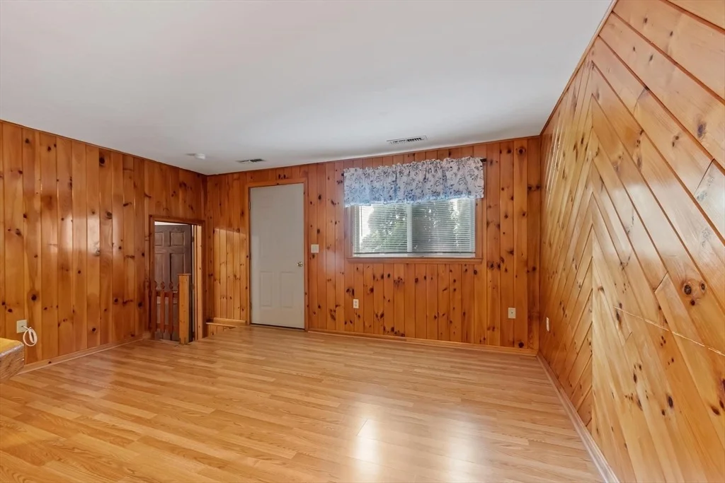 Photo of 170 Townsend Ave