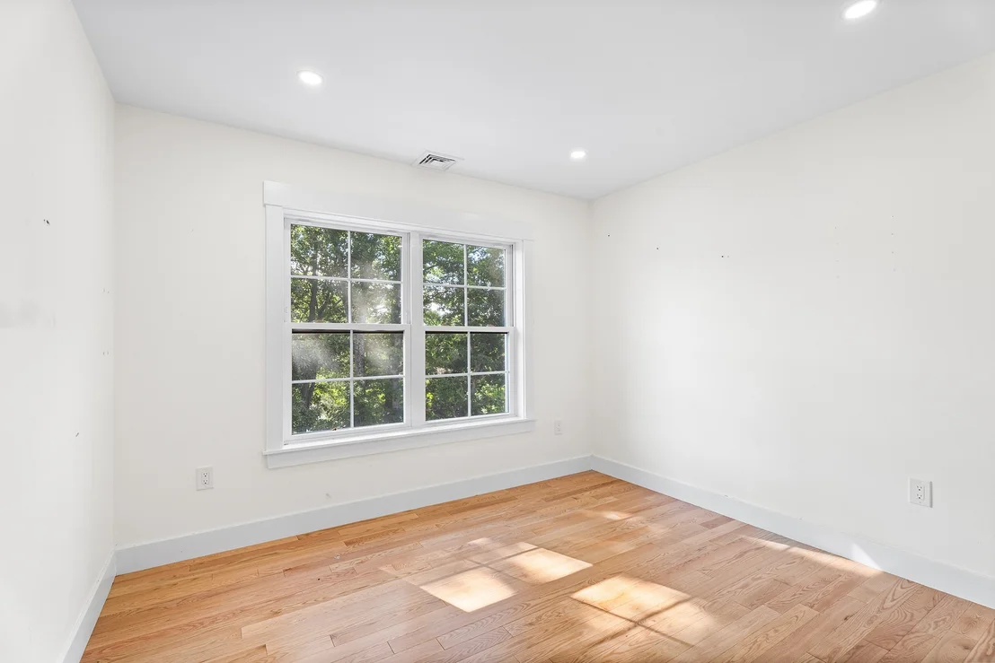 Photo of 32 Valmor St