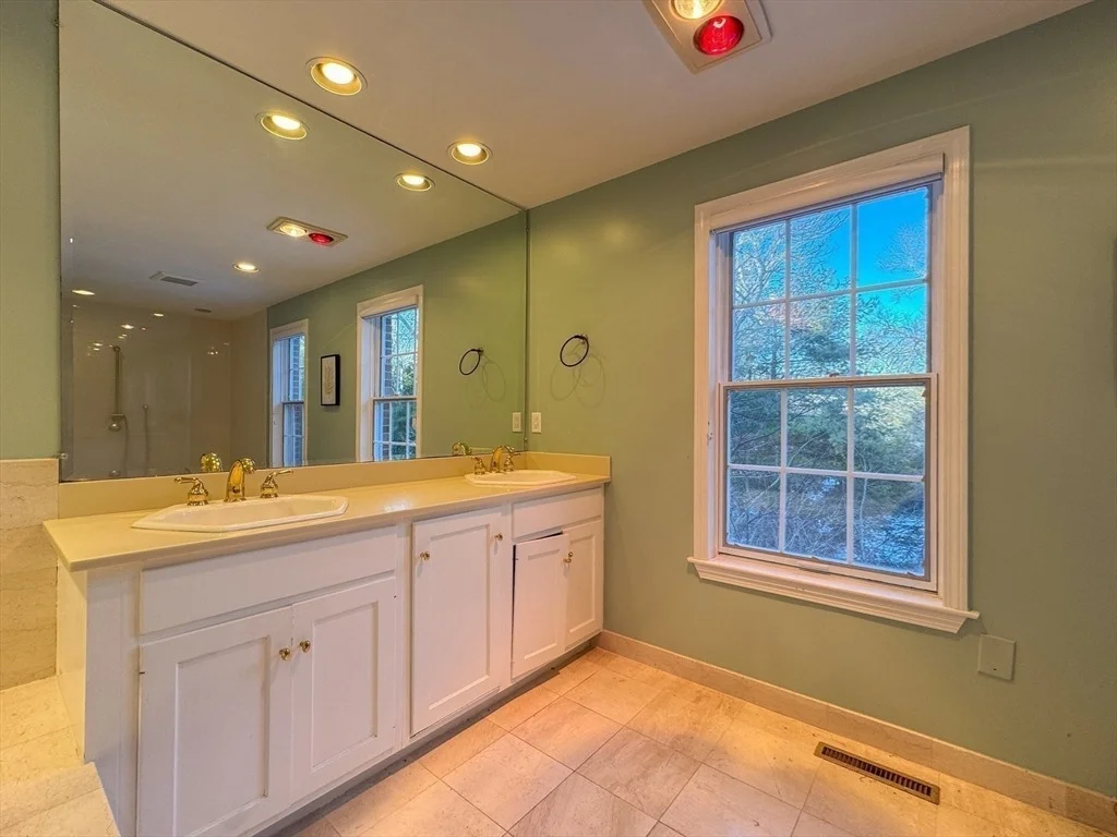 Photo of 84 White Birch Way