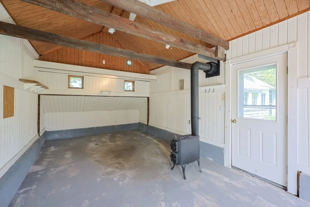 Photo of 460 W Main Rd