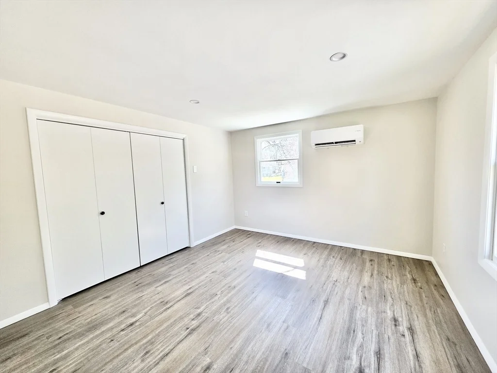 Photo of 8 Wolf Hill Rd