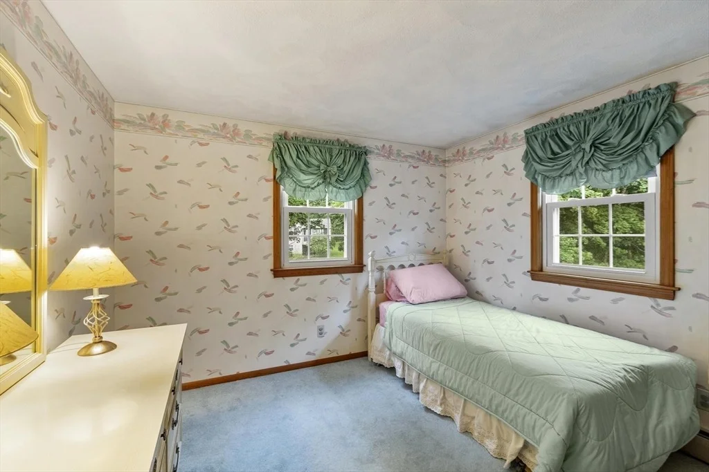 Photo of 7 Susan Dr