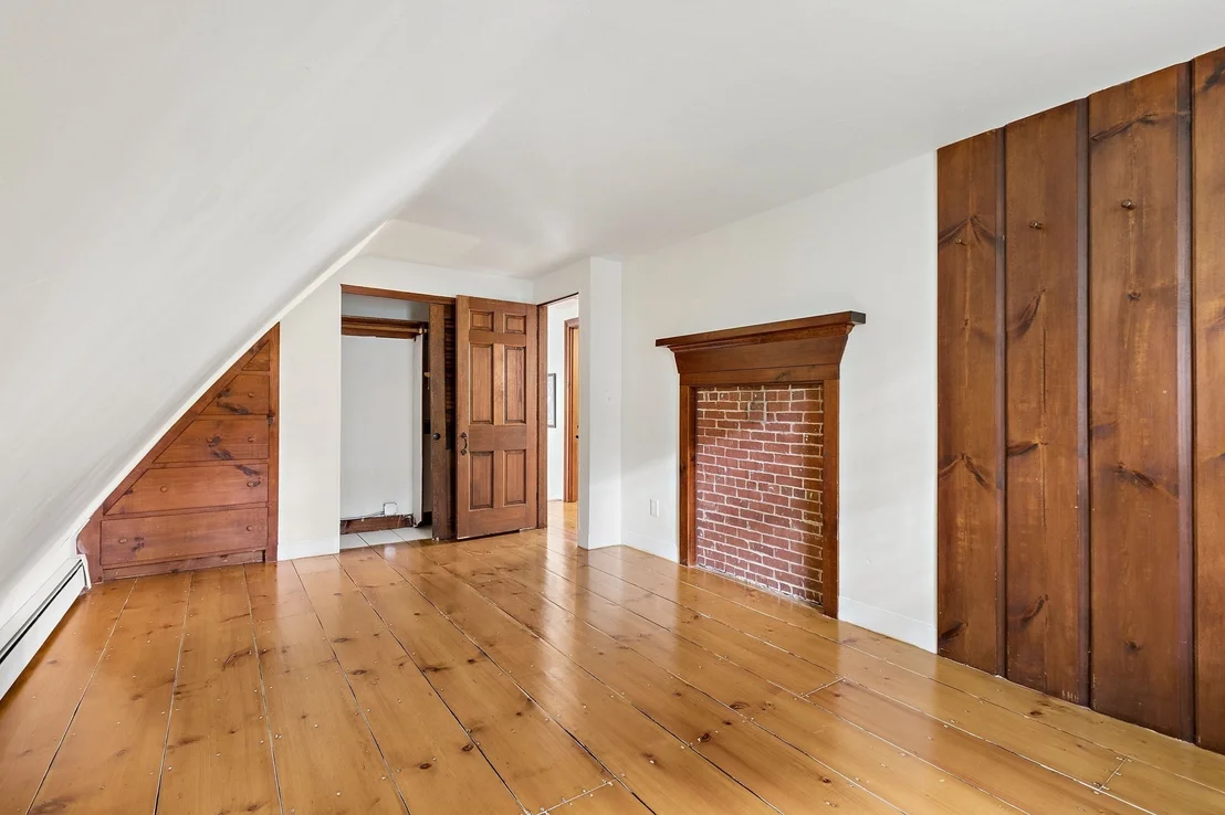 Photo of 35 Bare Hill Road