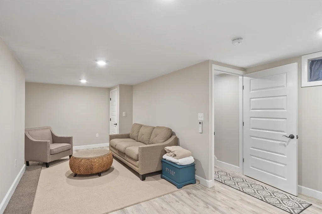 Photo of 16 Jonathan Dr