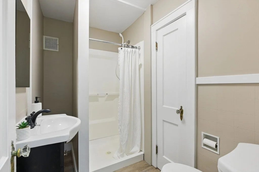 Photo of 228 Dalton Ave
