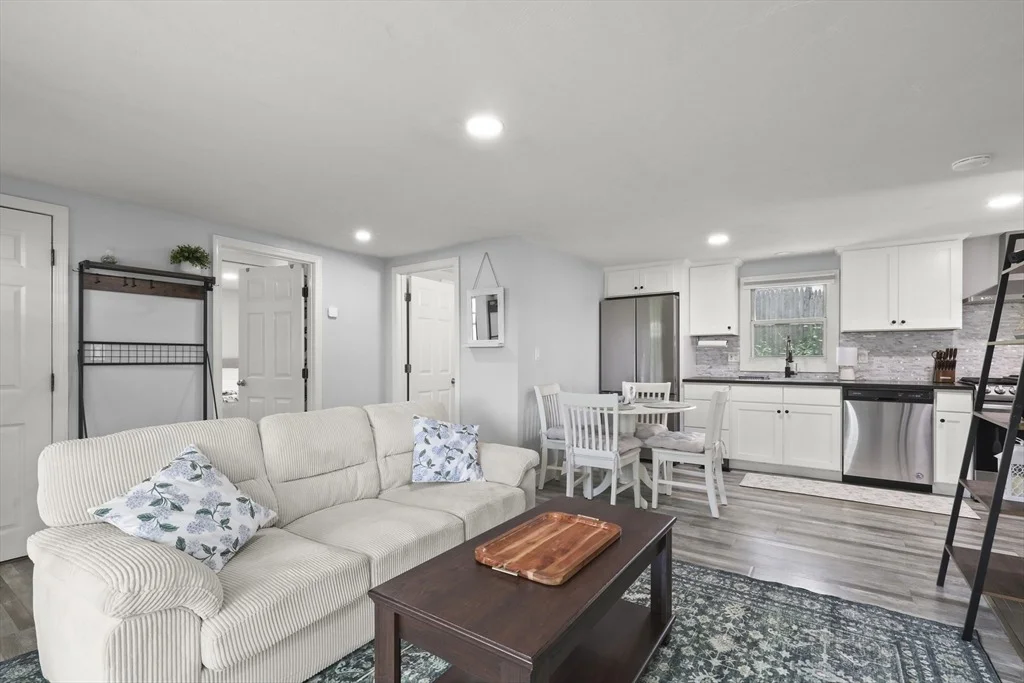 Photo of 46 Sunset Blvd