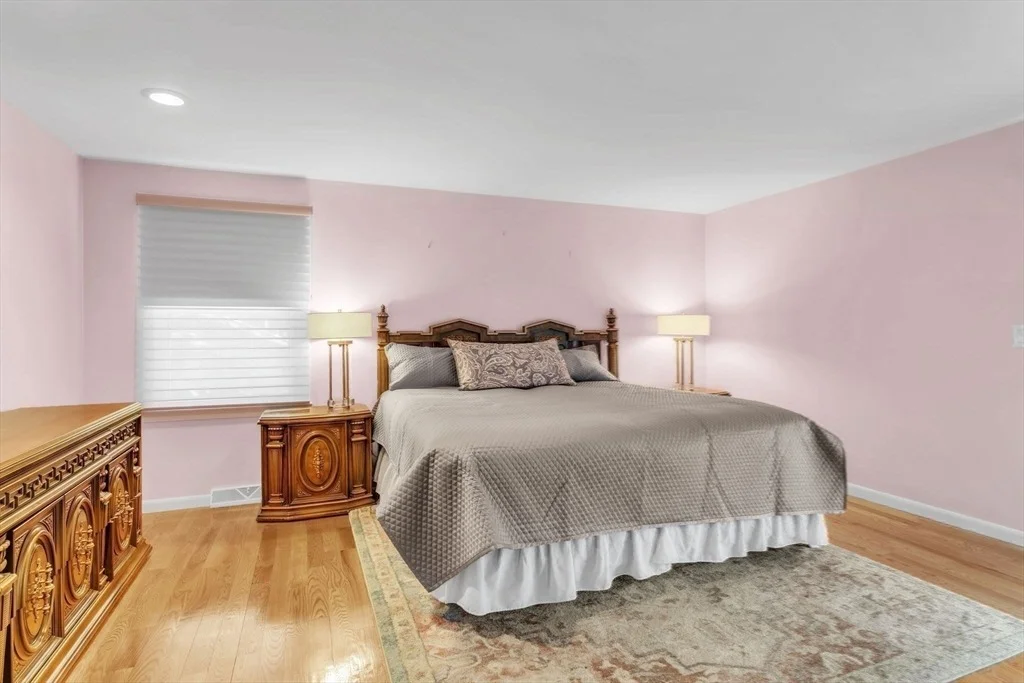 Photo of 292 Pinewood Dr