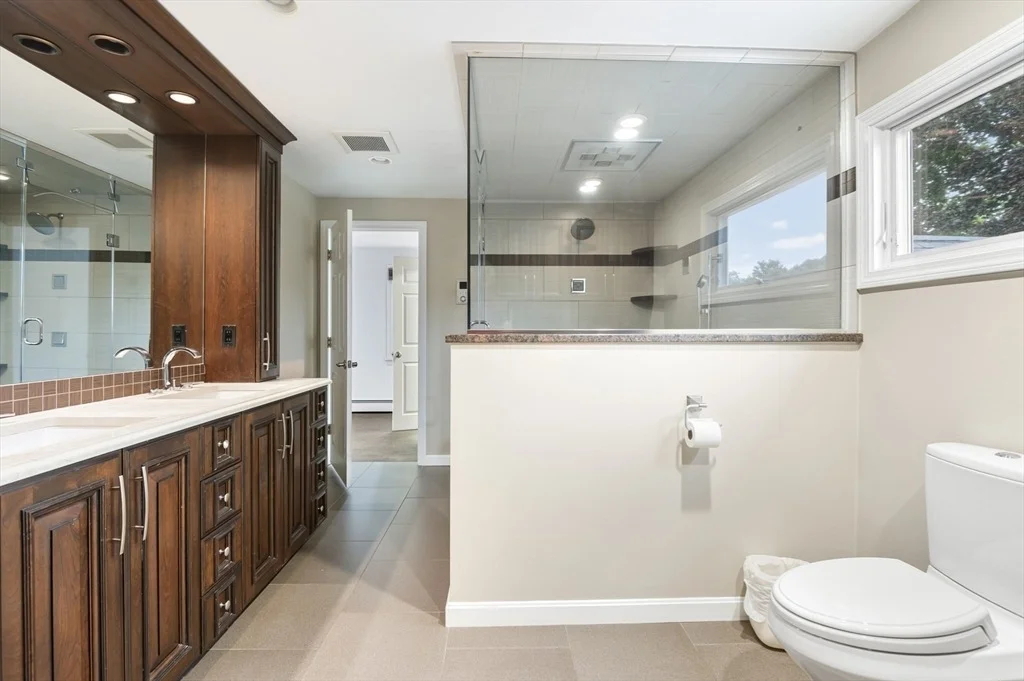 Photo of 4 Raymond Cir