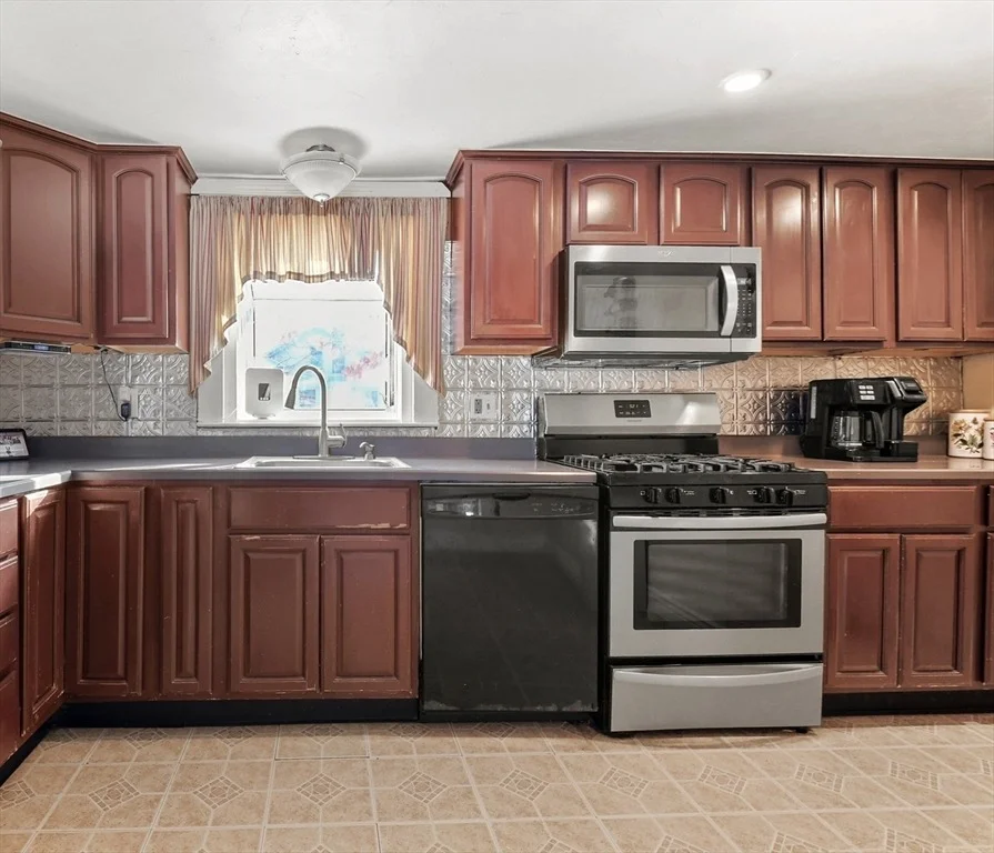 Photo of 23 Edgewood Rd