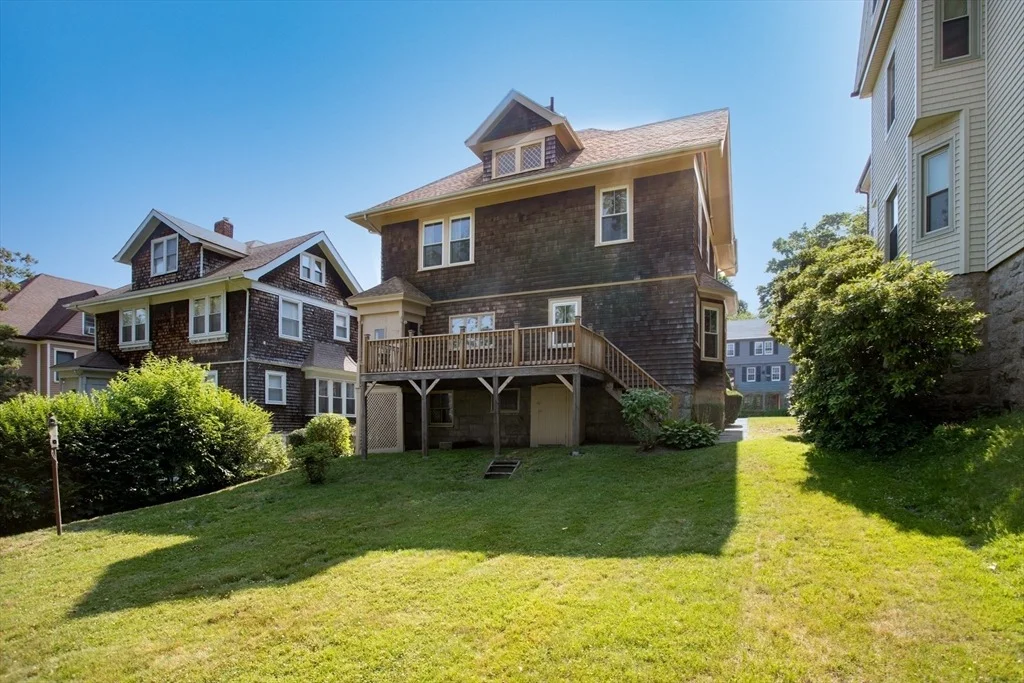 Photo of 888 Rock St