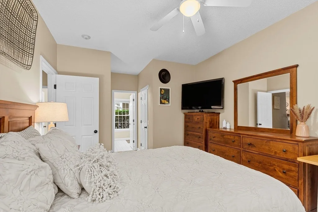 Photo of Unit 175 at 175 Tyson Commons