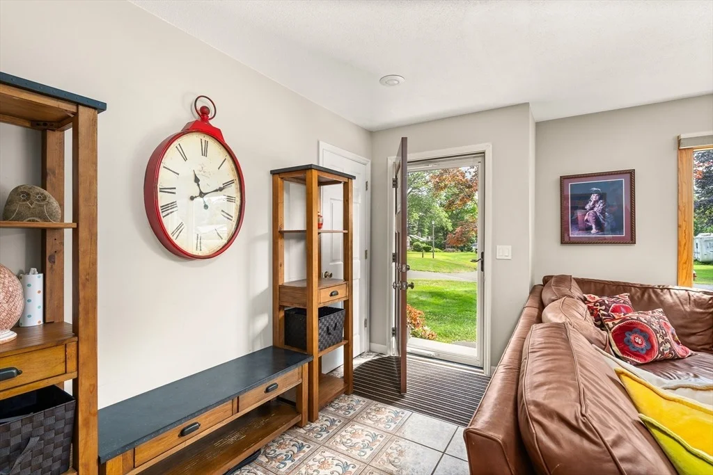 Photo of 6 Russell Ln