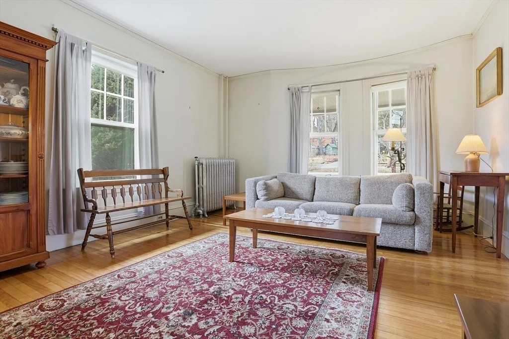 Photo of 242 Lexington Rd