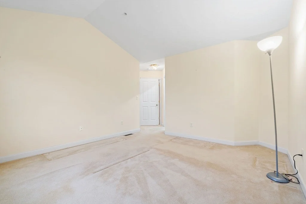 Photo of Unit E at 7E Strawberry Lane