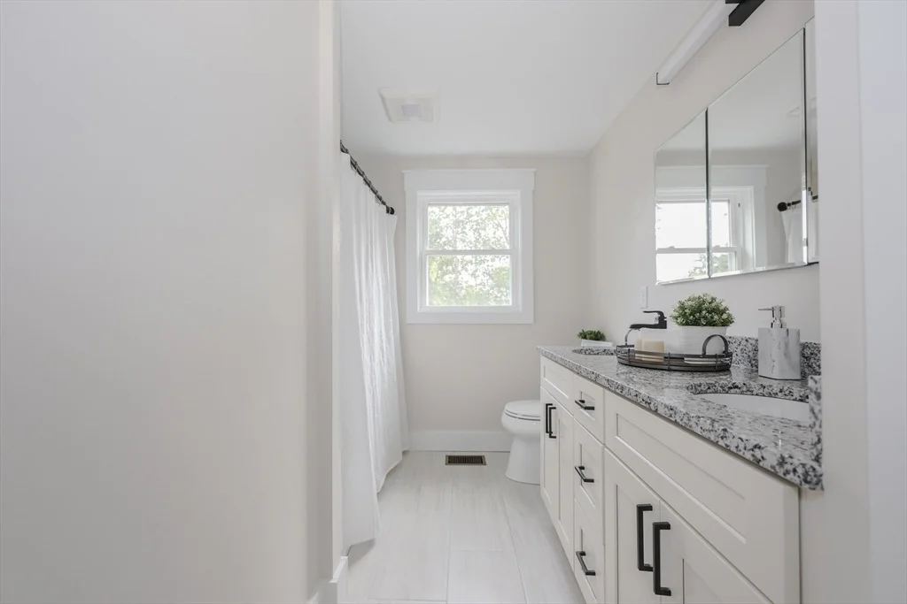 Photo of 1 Knowlton Rd