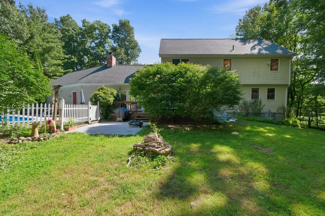 Photo of 22 Grassy Meadow Rd
