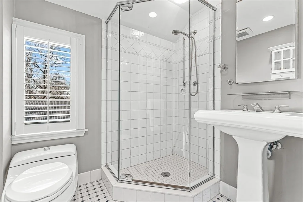 Photo of 7 Rangeley Road