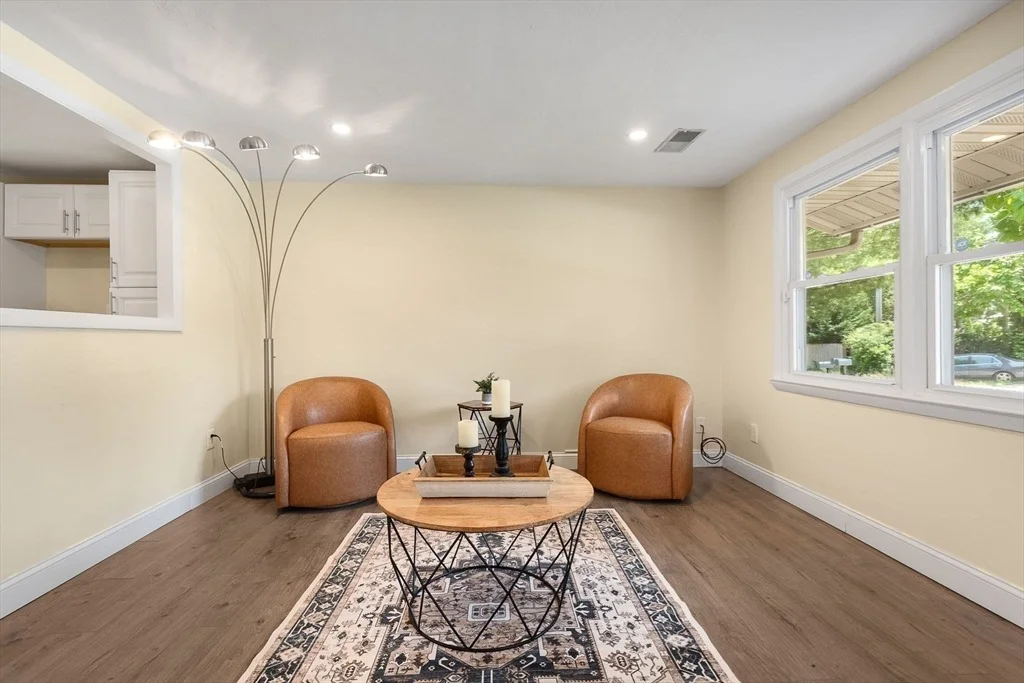 Photo of 20 Terry Ln E